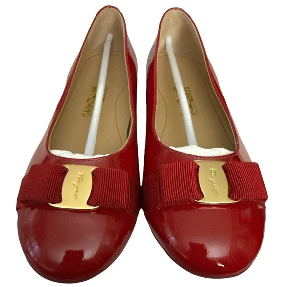 NEW Salvatorre Ferragamo mini - Picture 2 of 14